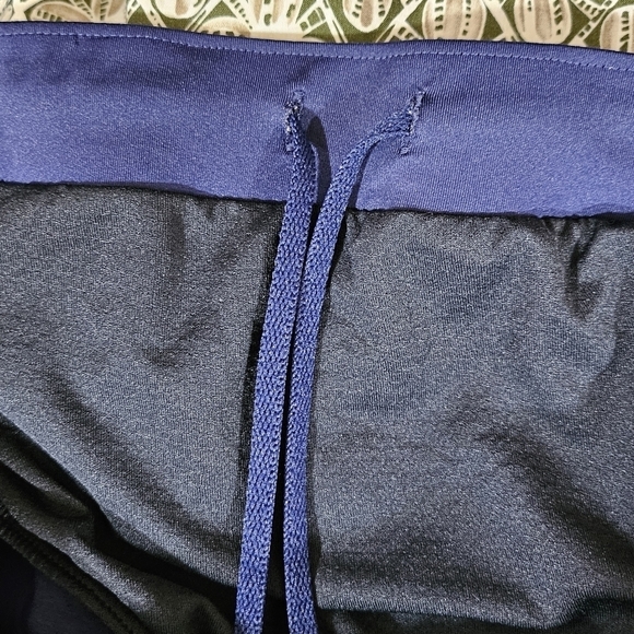 Under Armour Navy Blue Loose Heatgear Athletic Running Shorts Size L - Picture 4 of 7